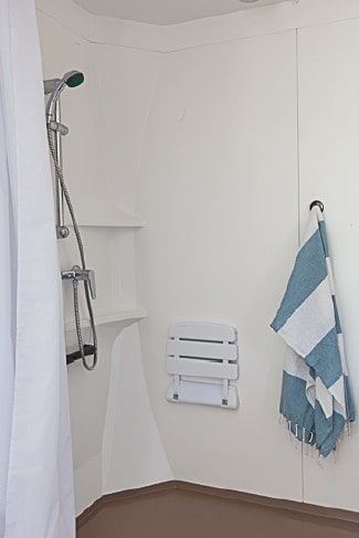 Dusche für Behinderte angepasst